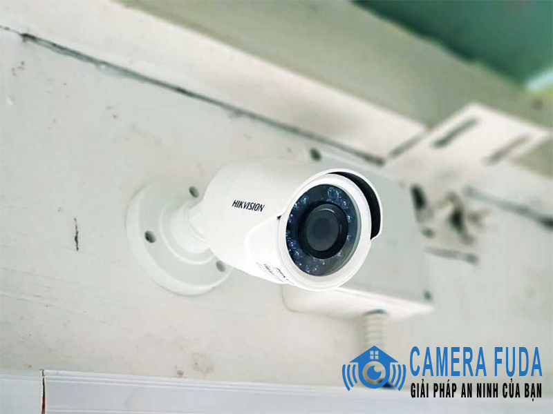 Là một camera bán cầu được thiết kế chủ yếu để lắp đặt trong nhà